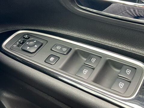 Mitsubishi Outlander PHEV EXCEED SAFETY 32