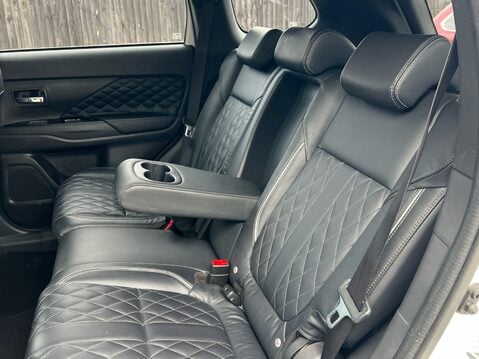 Mitsubishi Outlander PHEV EXCEED SAFETY 39