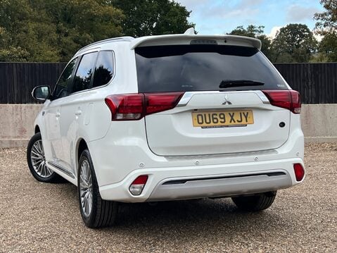 Mitsubishi Outlander PHEV EXCEED SAFETY 2