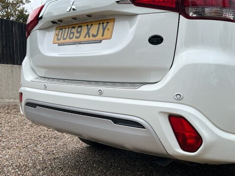 Mitsubishi Outlander PHEV EXCEED SAFETY 19