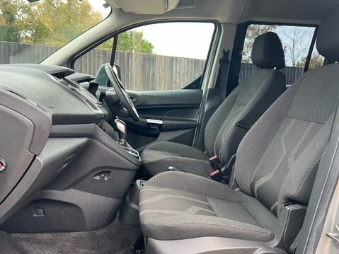 Ford Tourneo Connect ZETEC TDCI S/S 3