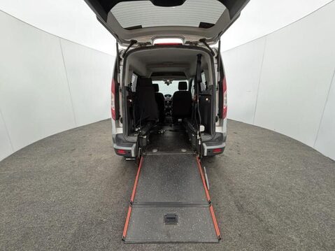 Ford Tourneo Connect ZETEC TDCI S/S 3
