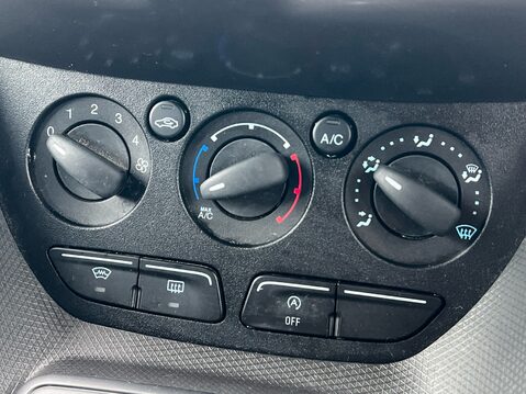 Ford Tourneo Connect ZETEC TDCI S/S 24