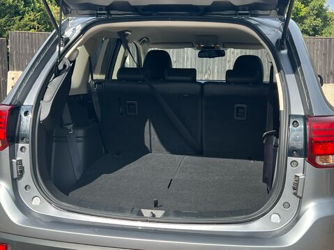 Mitsubishi Outlander EXCEED 35