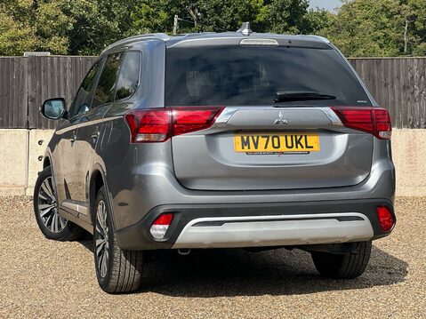 Mitsubishi Outlander EXCEED 2