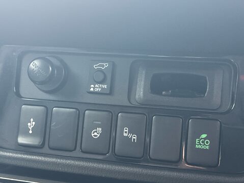Mitsubishi Outlander EXCEED 27