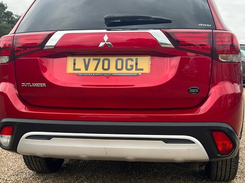 Mitsubishi Outlander EXCEED 17
