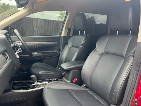 Mitsubishi Outlander EXCEED 3