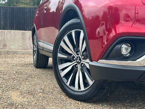 Mitsubishi Outlander EXCEED 13