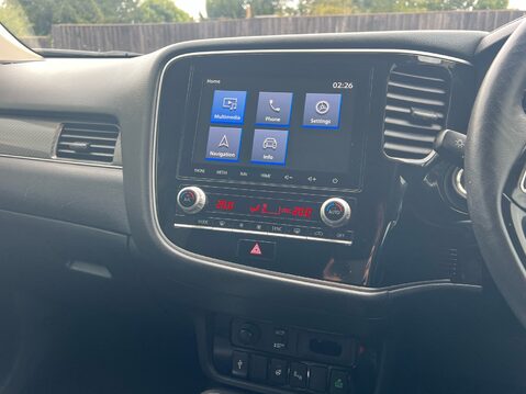 Mitsubishi Outlander EXCEED 12