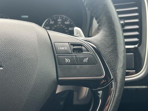 Mitsubishi Outlander EXCEED 31