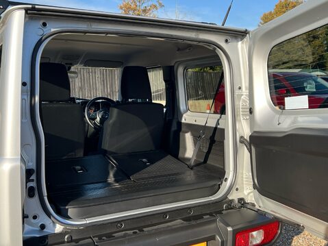 Suzuki Jimny SZ5 37