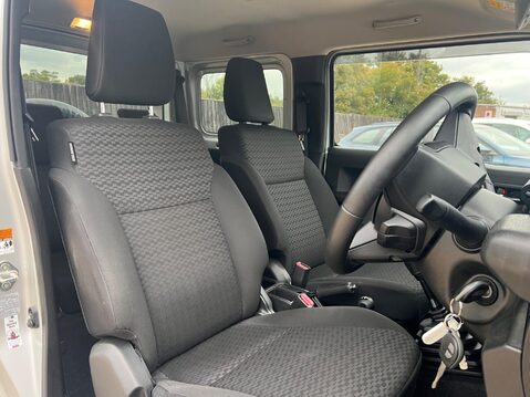 Suzuki Jimny SZ5 4
