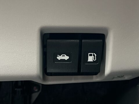 Suzuki Swift ULTRA 38