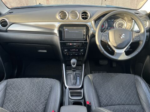 Suzuki Vitara SZ5 MHEV 10