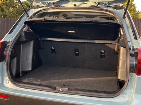 Suzuki Vitara SZ5 MHEV 32