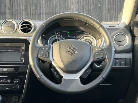 Suzuki Vitara SZ5 MHEV 31
