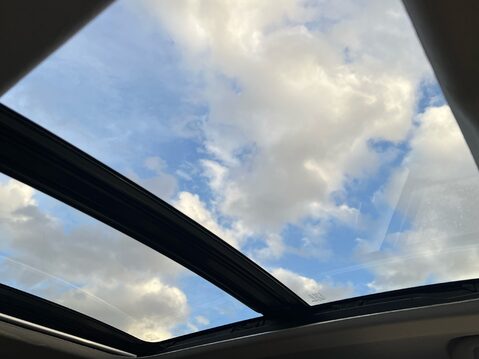 Suzuki Vitara SZ5 MHEV 37