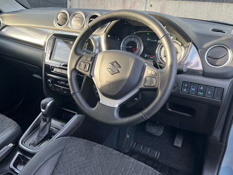 Suzuki Vitara SZ5 MHEV 29