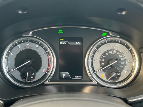 Suzuki Vitara SZ5 MHEV 11