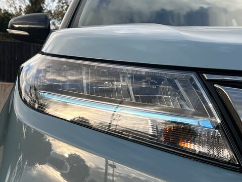 Suzuki Vitara SZ5 MHEV 14