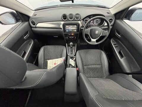 Suzuki Vitara SZ5 MHEV 4