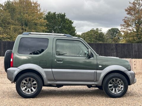 Suzuki Jimny SZ4 5