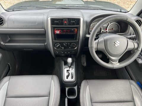 Suzuki Jimny SZ4 10