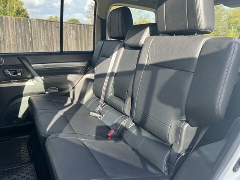 Mitsubishi Shogun DI-D SG3 9