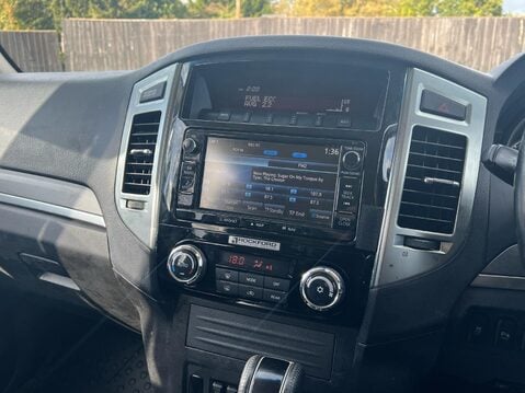 Mitsubishi Shogun DI-D SG3 23