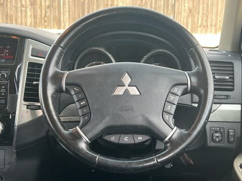 Mitsubishi Shogun DI-D SG3 30