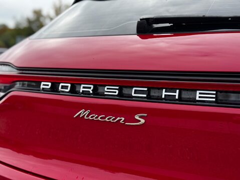 Porsche Macan S PDK 18