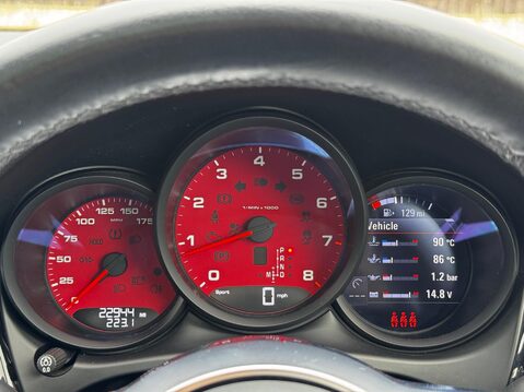 Porsche Macan S PDK 27