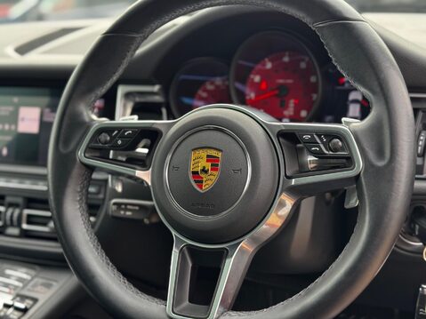Porsche Macan S PDK 47