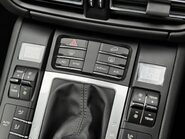 Porsche Macan S PDK 33