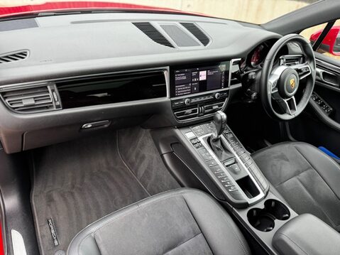 Porsche Macan S PDK 50