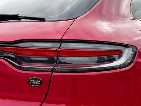 Porsche Macan S PDK 17