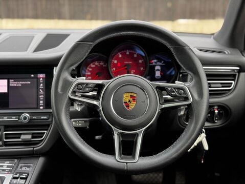 Porsche Macan S PDK 26