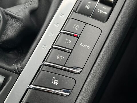 Porsche Macan S PDK 36