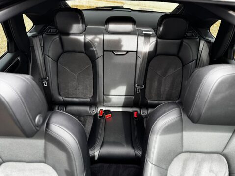 Porsche Macan S PDK 42