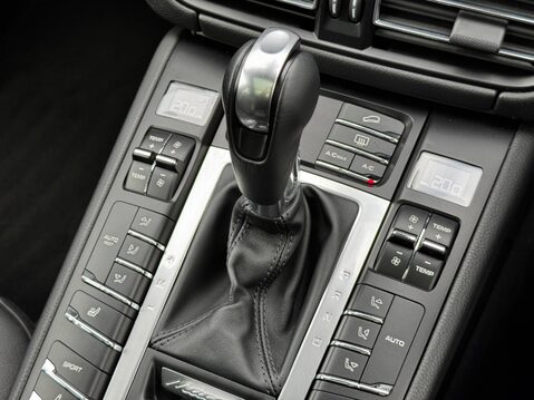 Porsche Macan S PDK 34