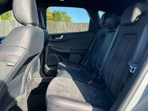 Ford Kuga ST-LINE X EDITION 9