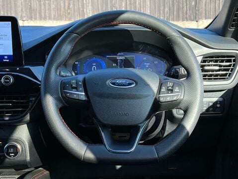 Ford Kuga ST-LINE X EDITION 37