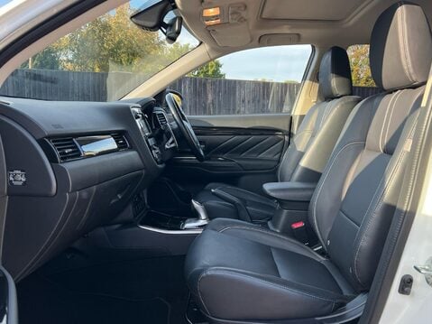 Mitsubishi Outlander PHEV GX 4HS 19