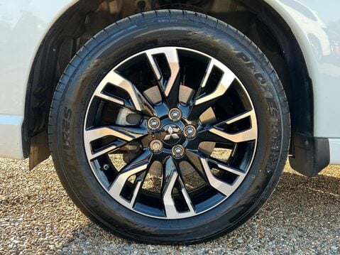 Mitsubishi Outlander PHEV GX 4HS 8