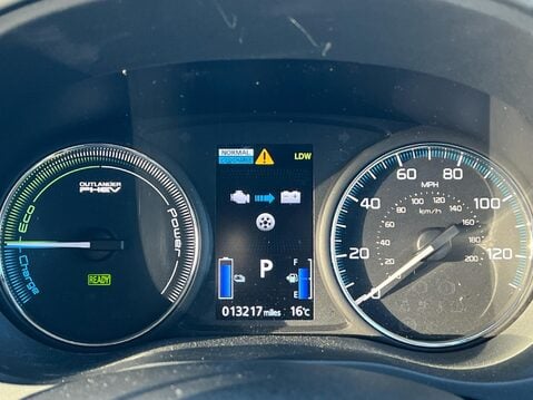 Mitsubishi Outlander PHEV GX 4HS 22