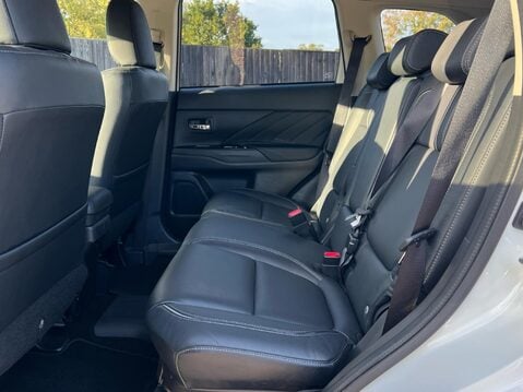 Mitsubishi Outlander PHEV GX 4HS 21