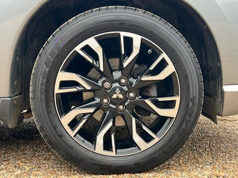 Mitsubishi Outlander PHEV GX 4H 4