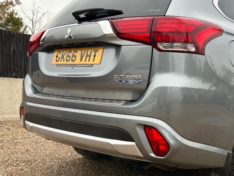 Mitsubishi Outlander PHEV GX 4H 19
