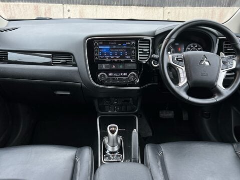 Mitsubishi Outlander PHEV GX 4H 10
